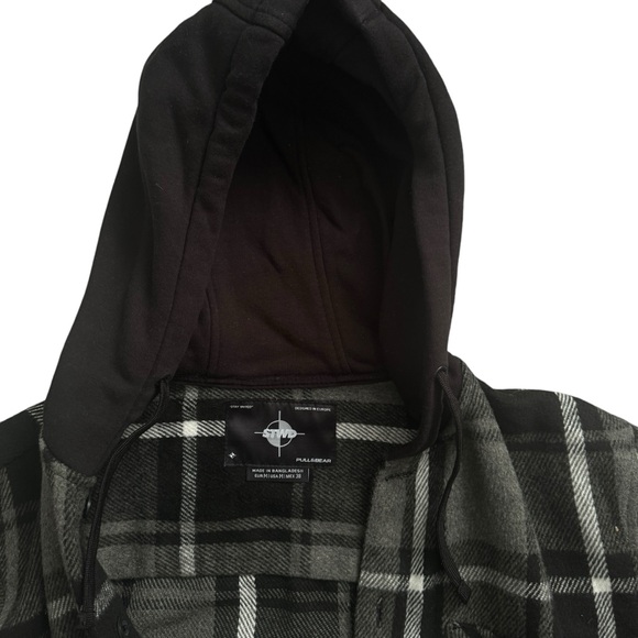 Pull&Bear 'Don't Say Goodbye' Hooded Flannel Jacket - Black/Gray Plaid - Size M - Picture 3 of 9